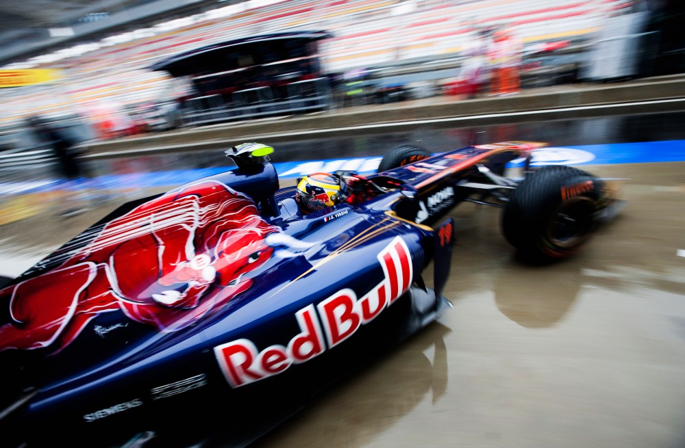 „Toro Rosso“ ketina pereiti prie „Renault“ variklių
