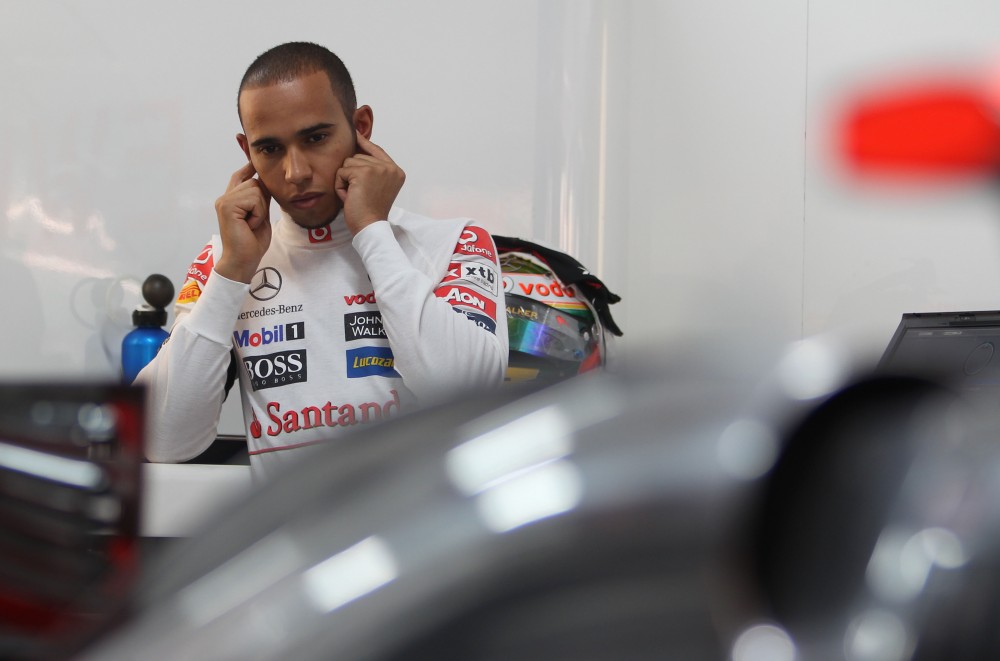 "McLaren": L. Hamiltonas jaučia J. Buttono spaudimą