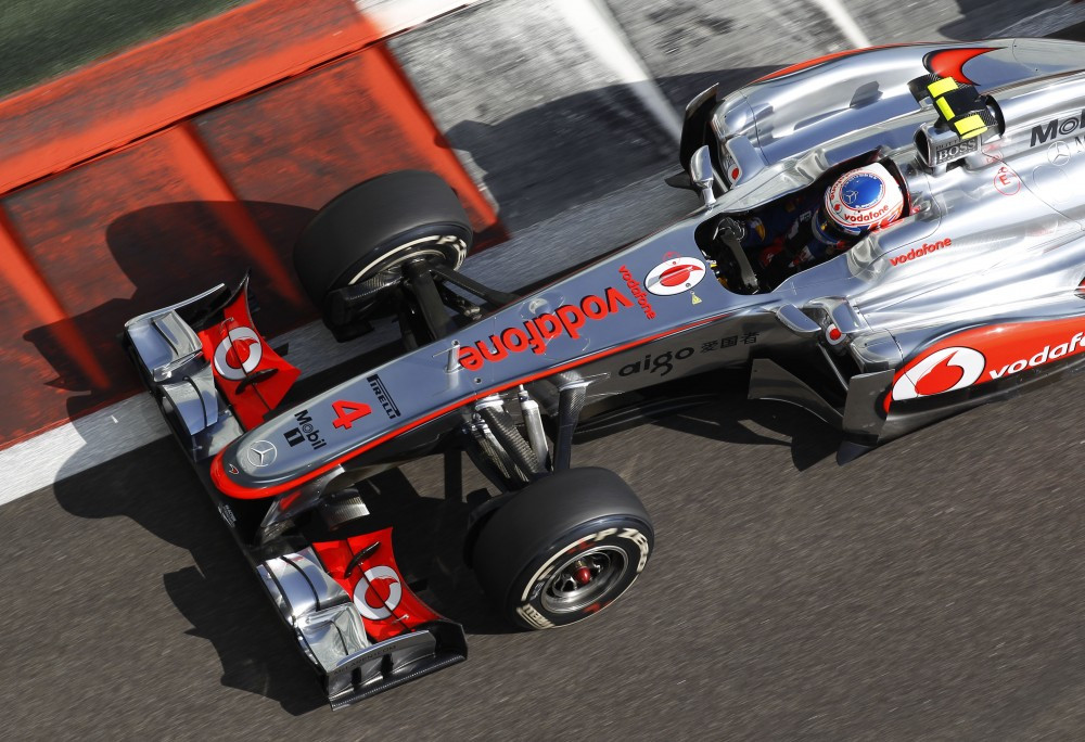 Naująjį „McLaren“ pirmas bandys J. Buttonas