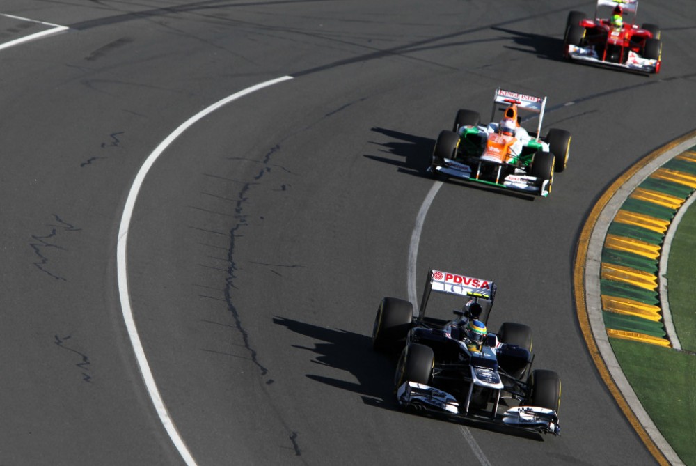 „Force India“ tikisi pralenkti „Williams“