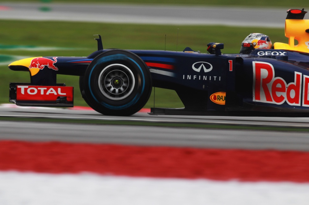 S. Vettelis patenkintas sena išmetimo sistema