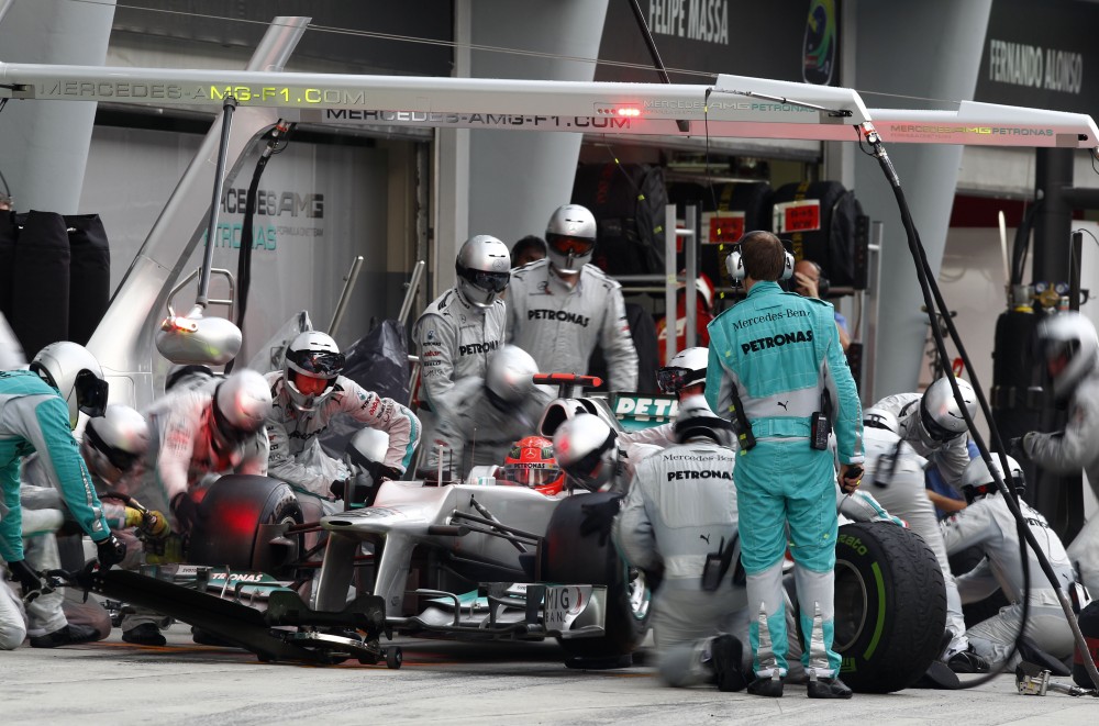 „Mercedes“ nubausta už nesaugų M. Schumacherio sustojimą