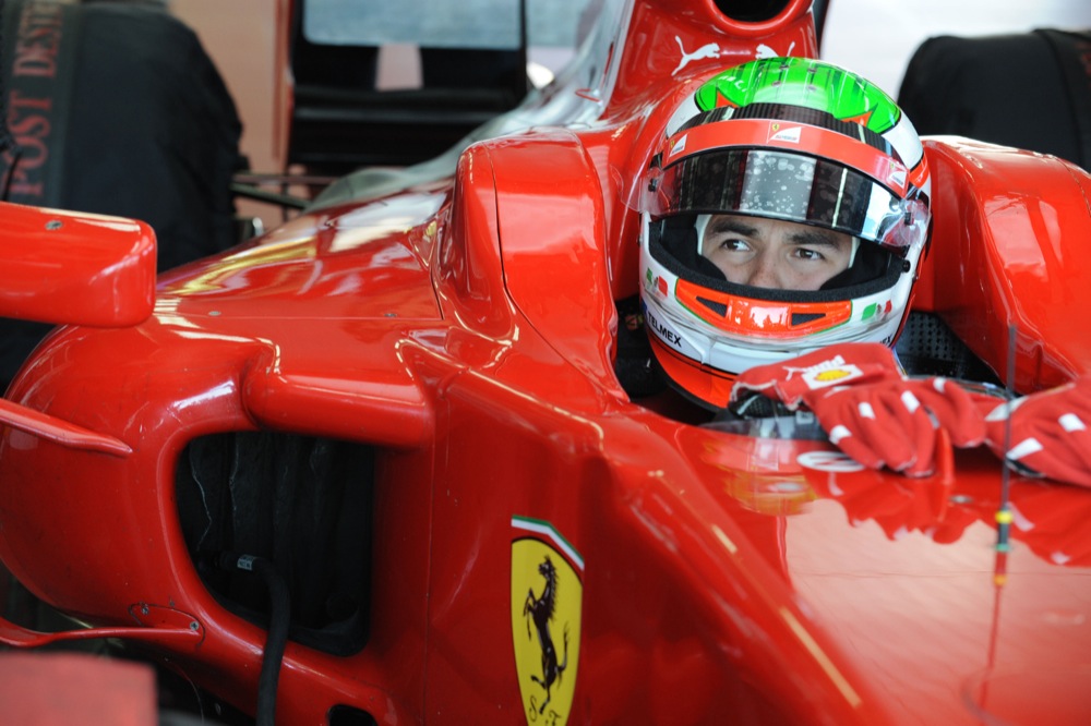 „Ferrari“: S. Perezas keičia F. Massą