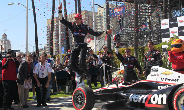 IndyCar. Long Byče sunki W. Powerio pergalė