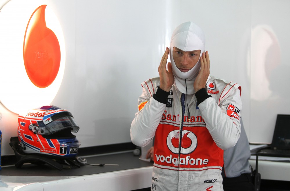 J. Buttonas: „Sauber“ pilotai važiuoja pametę galvas