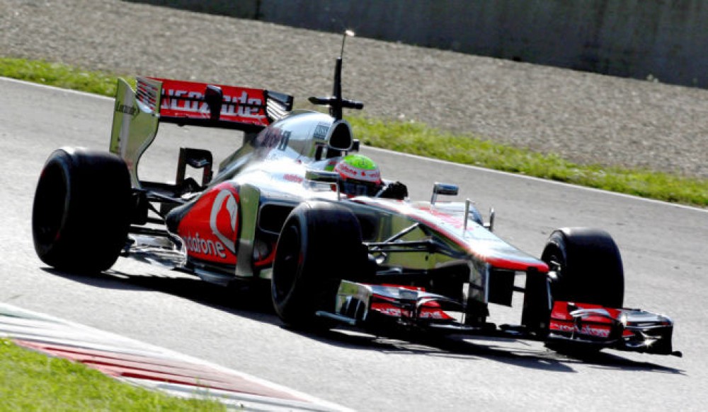 „McLaren“ gali pakelti bolido nosį