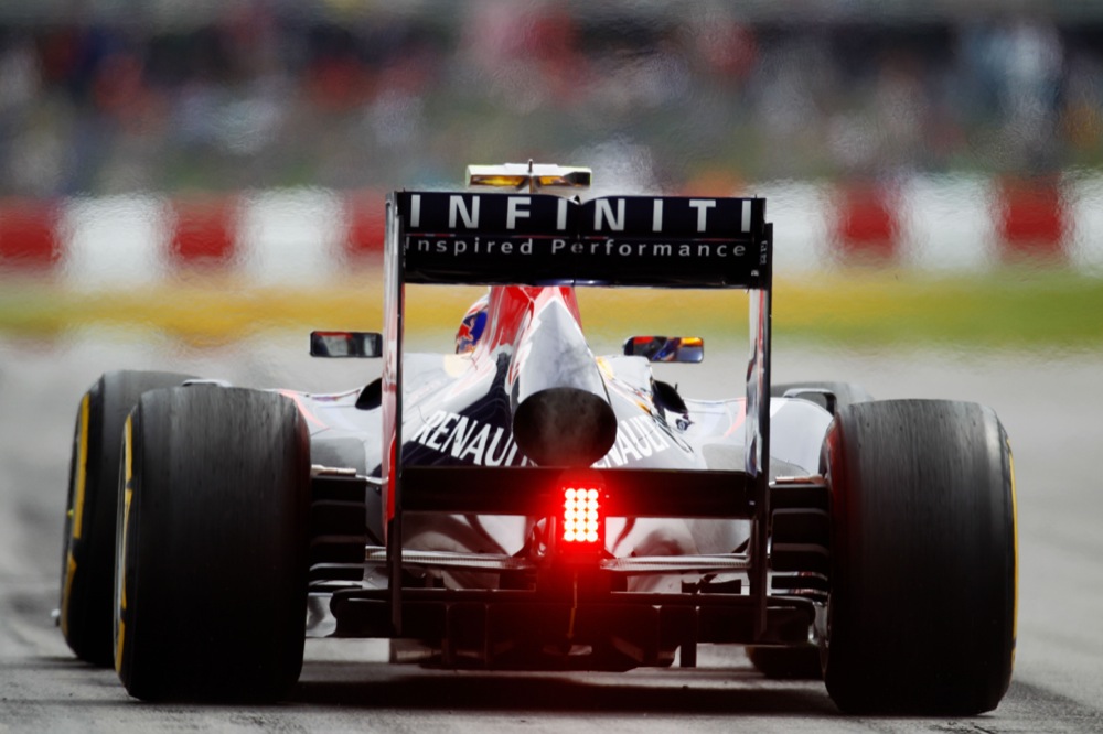 FIA neleido „Renault“ perreguliuoti variklių