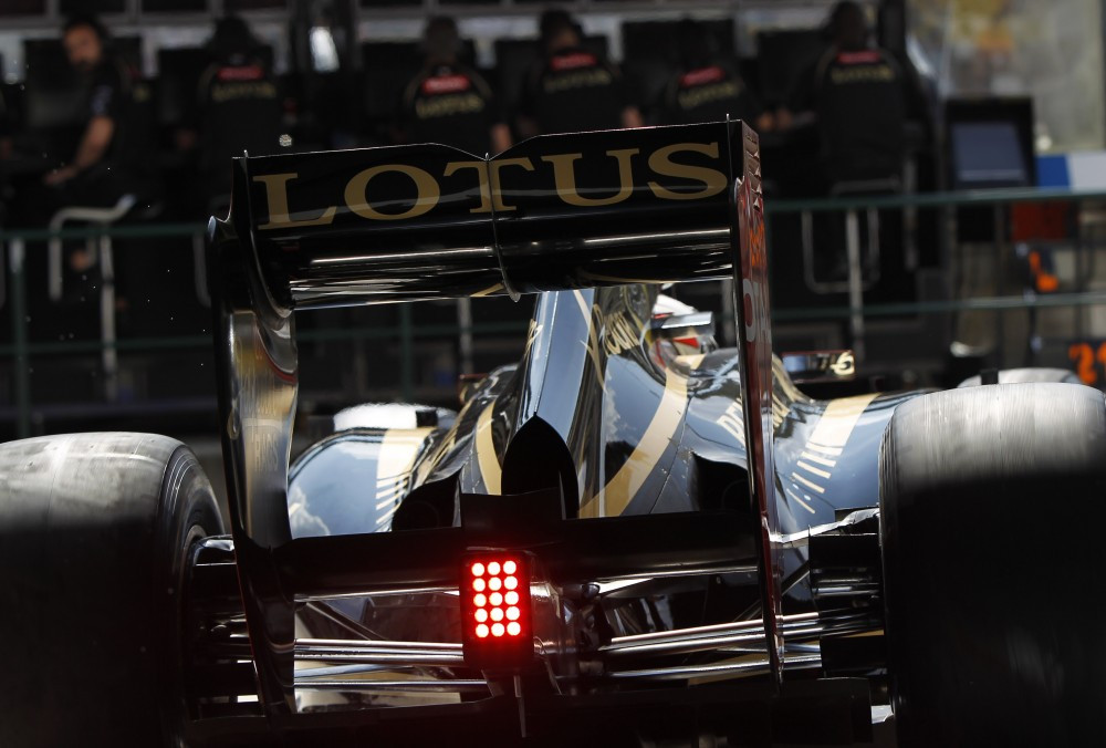 „Lotus“ vėl atidėjo dvigubos DRS debiutą