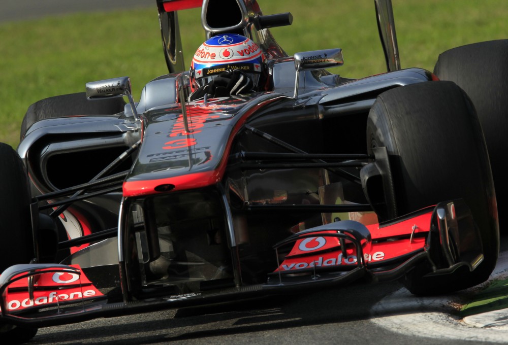 J. Buttonas: „McLaren“ toliau kovos dėl titulų