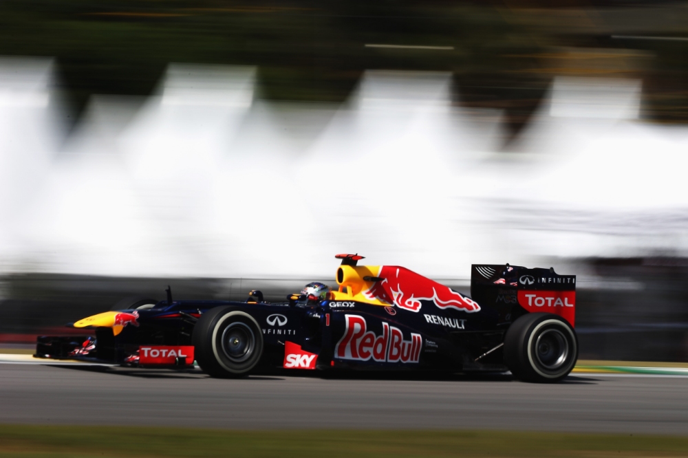 „Red Bull“ vėluoja kurdama 2013 m. bolidą