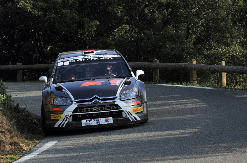 R. Kubica triuškino varžovus Varo ralyje, bet finišo nepasiekė