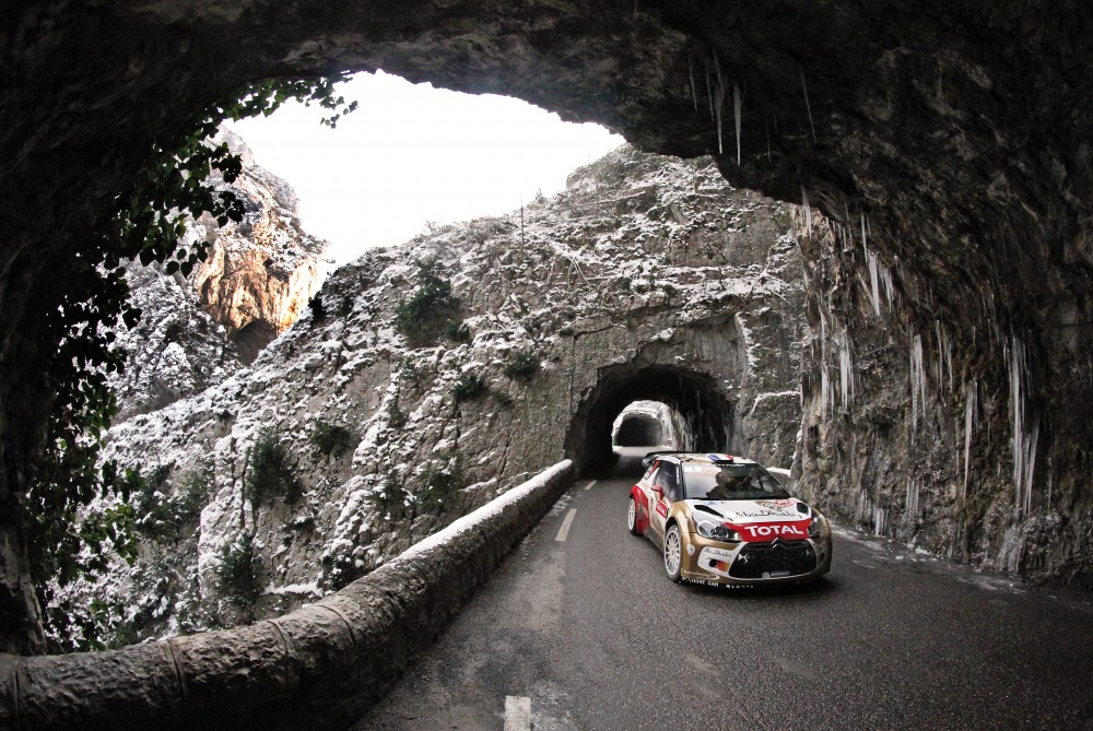 WRC: S. Loebas toliau tolsta Monte Karle