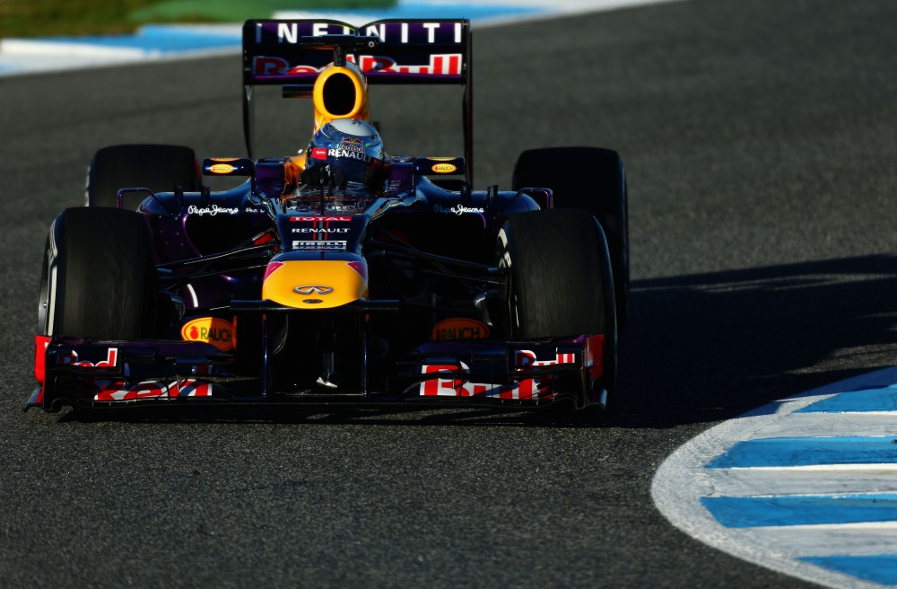 S. Vettelis patenkintas naujuoju „Red Bull“ bolidu