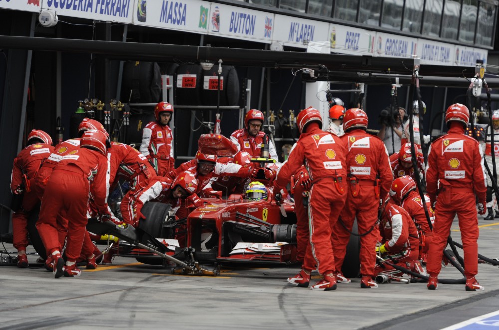 „Ferrari“ patenkinti pirmavimu tarp komandų