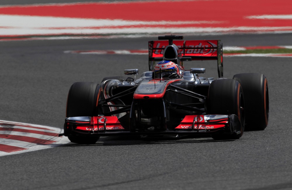 J. Buttonas nepatenkintas „McLaren“ forma