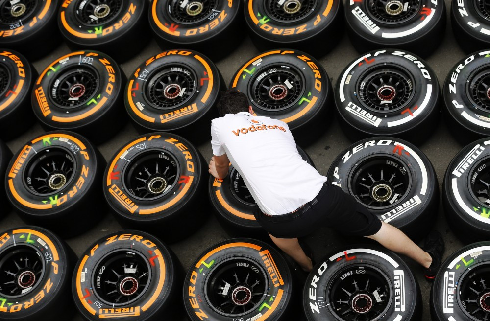 „Pirelli“ įsitikinusi: komandos liks patenkintos pakoreguotomis padangomis