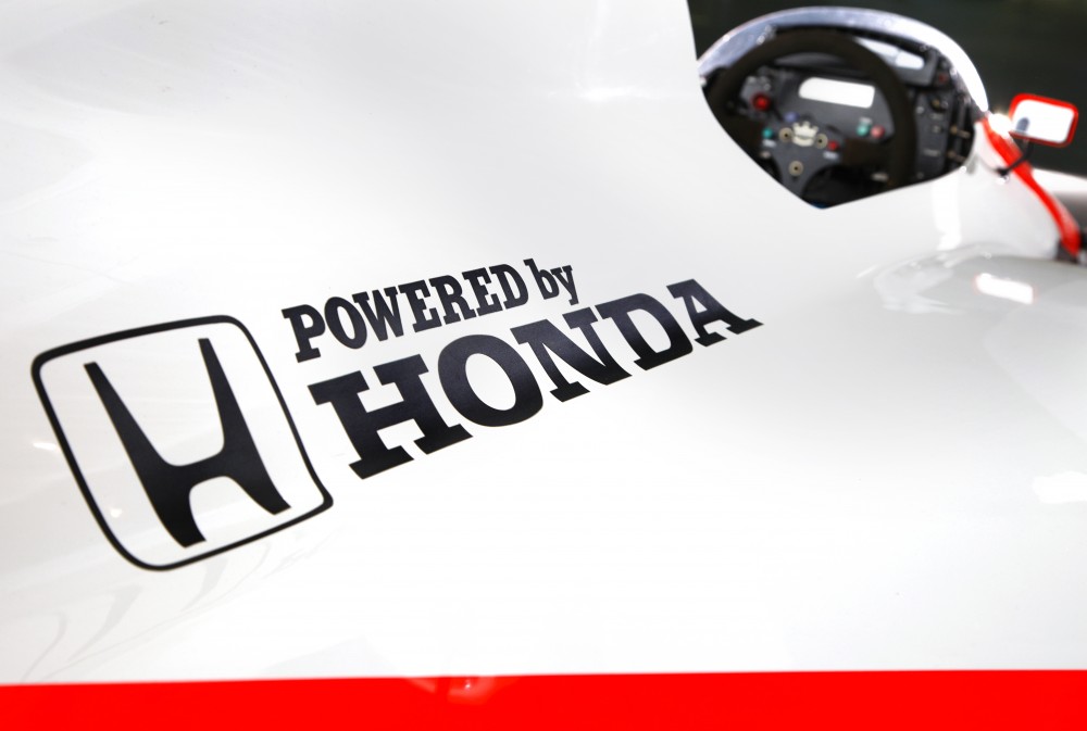 Į F-1 2015 m. sugrįšianti „Honda“ turės bazę Didžiojoje Britanijoje