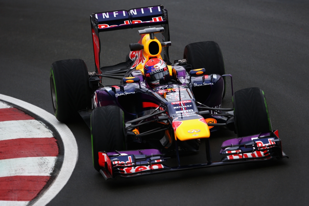 S. Vetteliui nerimą kelia „Ferrari“ ir „Mercedes“ tempas