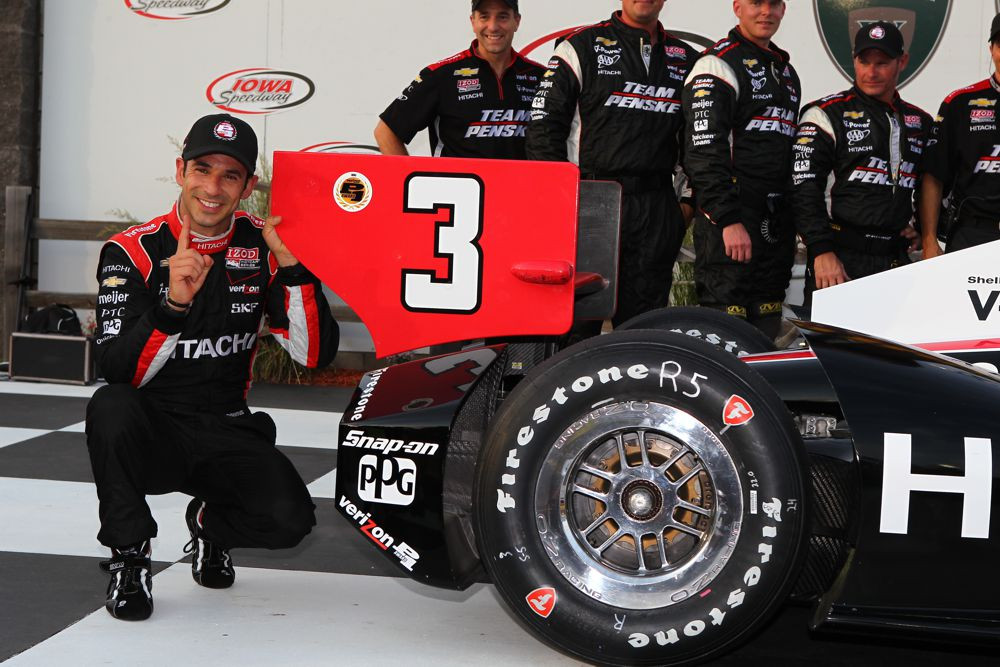 IndyCar. Kvalifikacinėse lenktynėse - H. Castroneveso triumfas