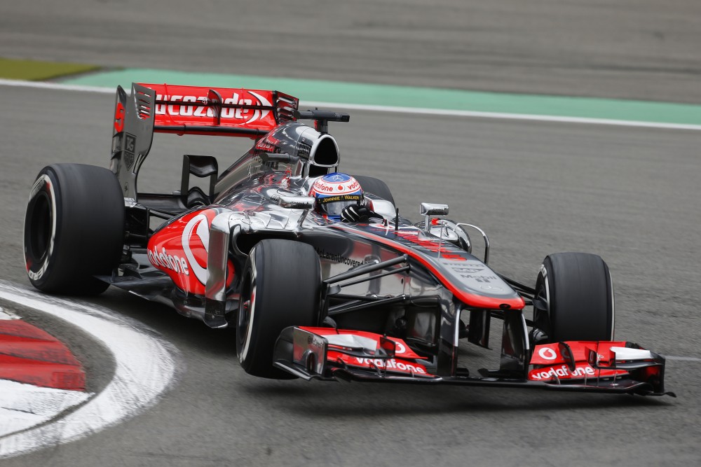 J. Buttonas patenkintas „McLaren“ greičiu