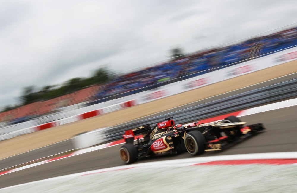 „Pirelli“ prognozuoja 2 sustojimų lenktynes