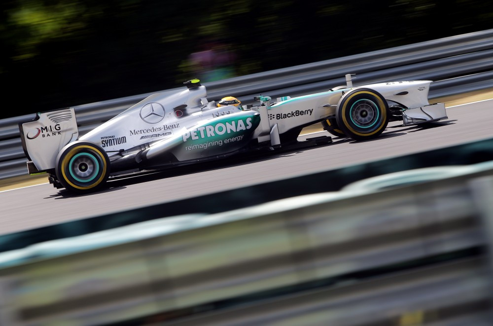 „Mercedes“: sunku įvertinti naujų padangų įtaką bolidui