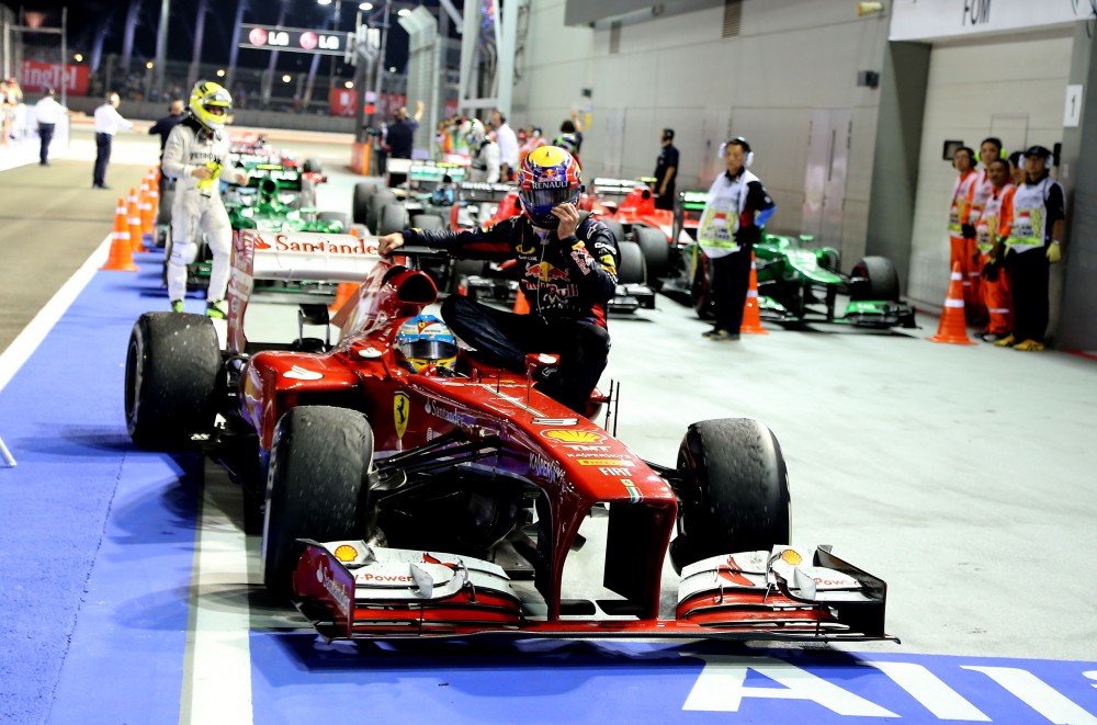 Už pasivažinėjimą po finišo - M. Webberiui bauda, F. Alonso - įspėjimas
