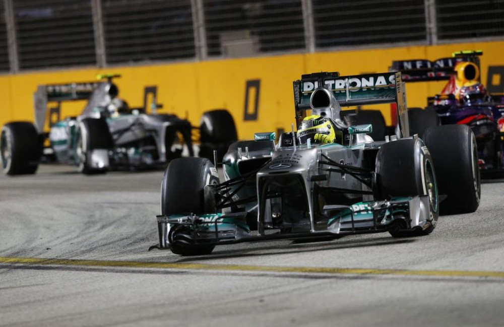 „Mercedes“: privalome nugalėti „Ferrari“