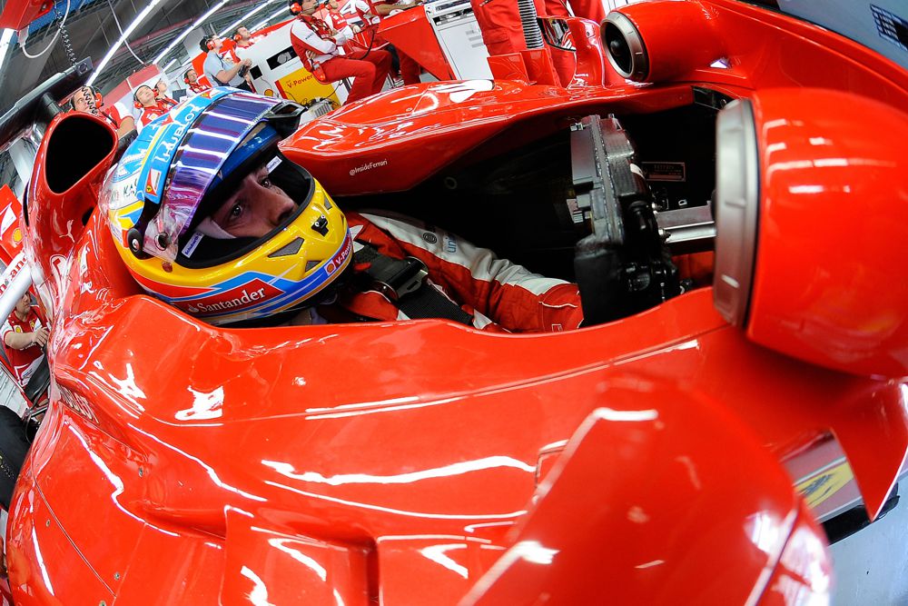 F. Alonso nusibodo klausimai apie santykius su „Ferrari“