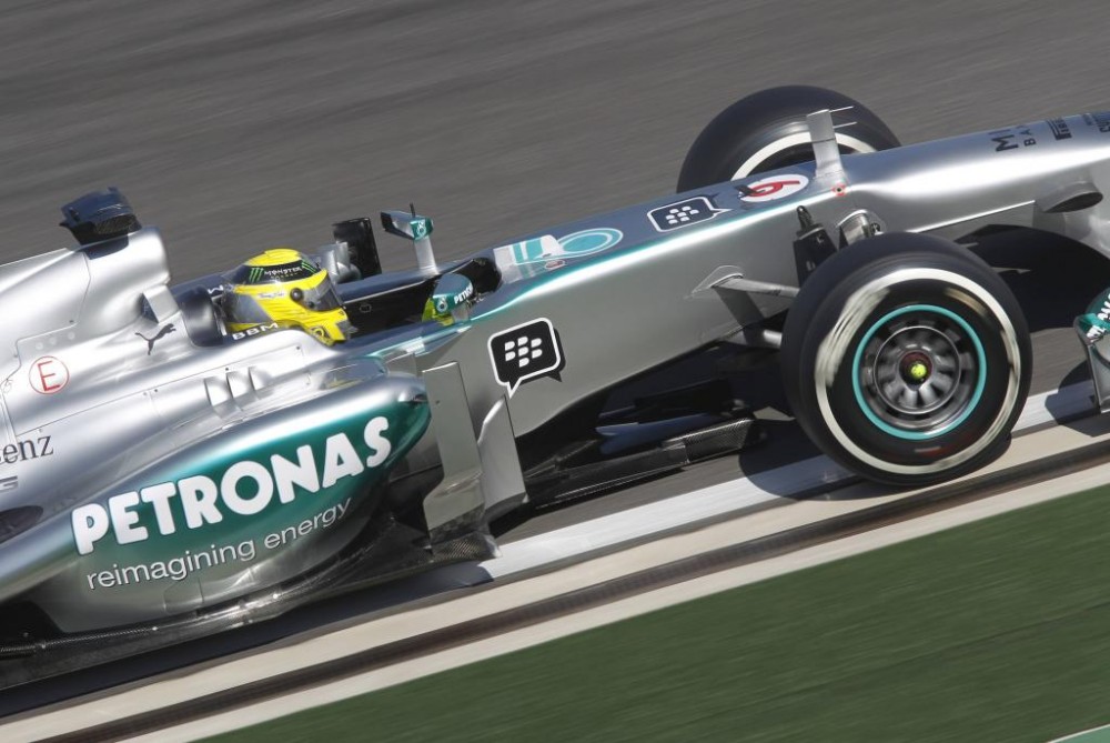 „Mercedes“ tirs N. Rosbergo incidentą