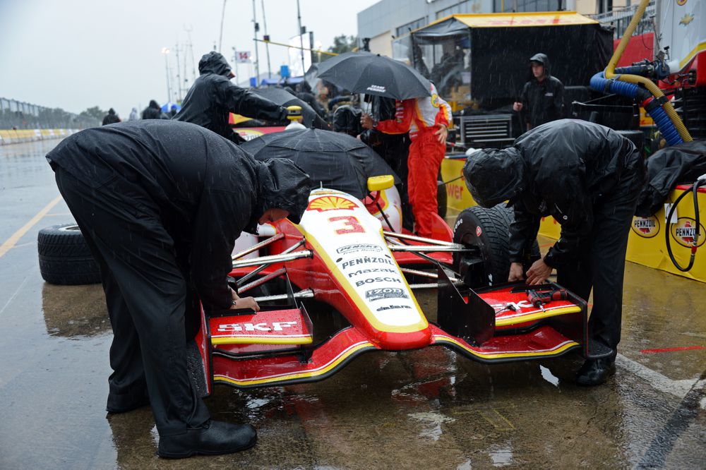 IndyCar. Hiustoną užklupęs lietus H. Castronevesui padovanojo „pole“