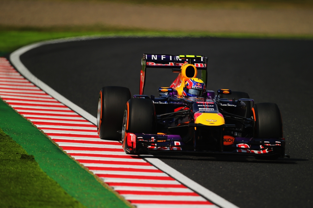 „Red Bull“: 3 sustojimų taktika - vienintelė M. Webberio išeitis