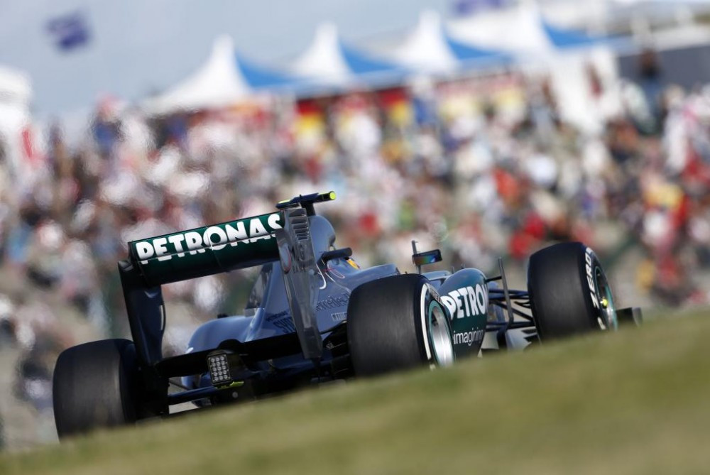2014 m. F-1 sezonui besiruošianti „Mercedes“ - geros formos