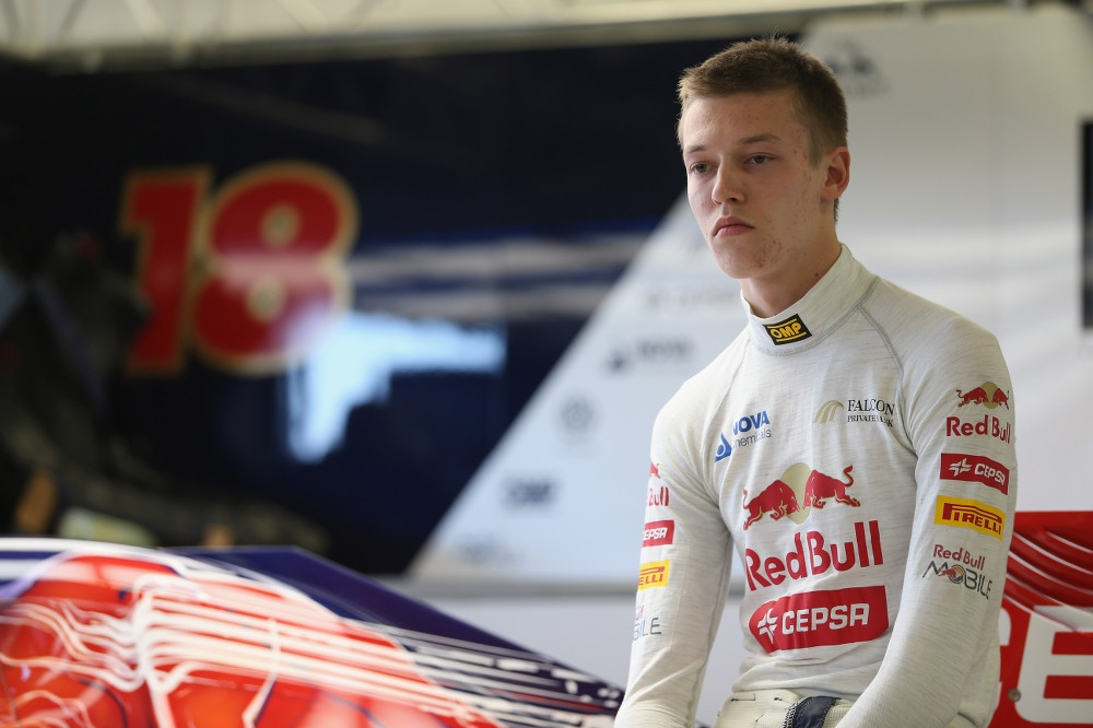 D. Kvyatas nustebintas pademonstruota forma