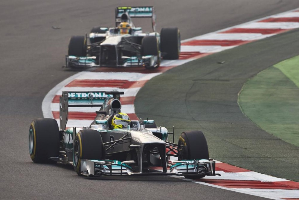 „Mercedes“ L. Hamiltono ir N. Rosbergo darbą vertina puikiai