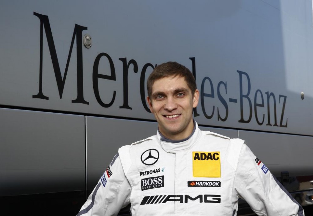 V. Petrovas išbandė DTM „Mercedes“ automobilį