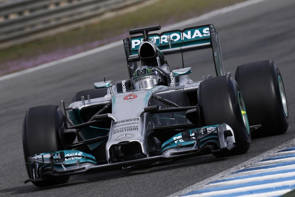 B. Ecclestone‘as 2014 m. F-1 čempiono titulą pranašauja N. Rosbergui