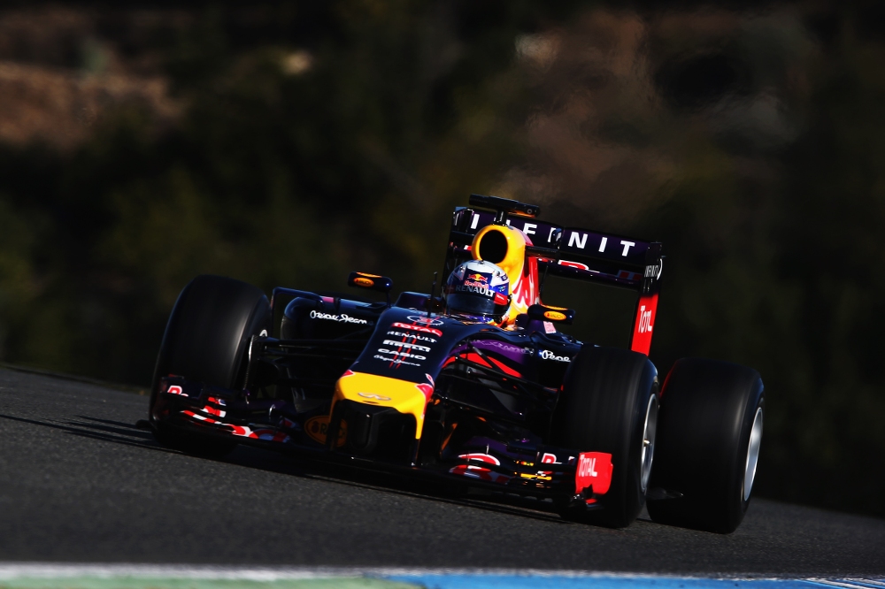 „Red Bull“: naujasis bolidas didelių problemų neturi