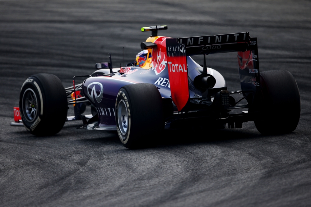 „Red Bull“: atsilikimas nuo „Mercedes“ Bahreine bus didesnis