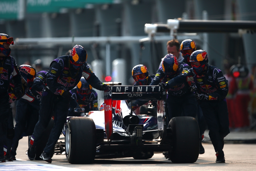 „Red Bull“ kuro srovės jutiklius gadina „Total“ degalai?
