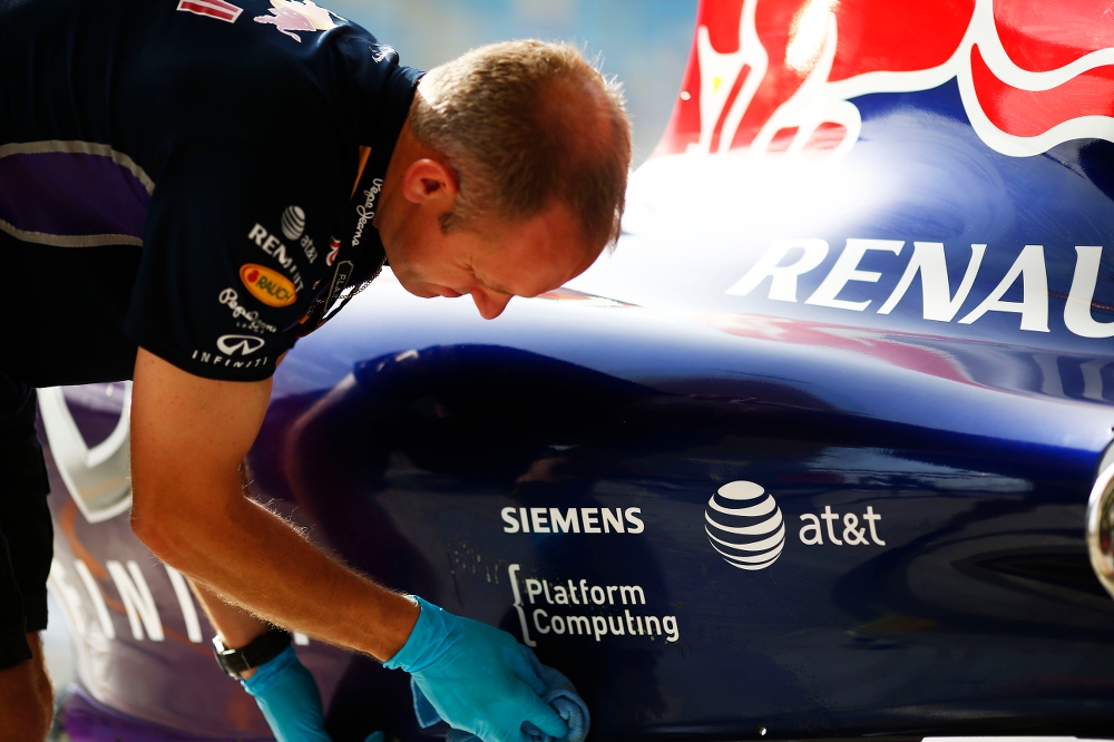 „Red Bull“ neketina atsisakyti „Renault“ variklių
