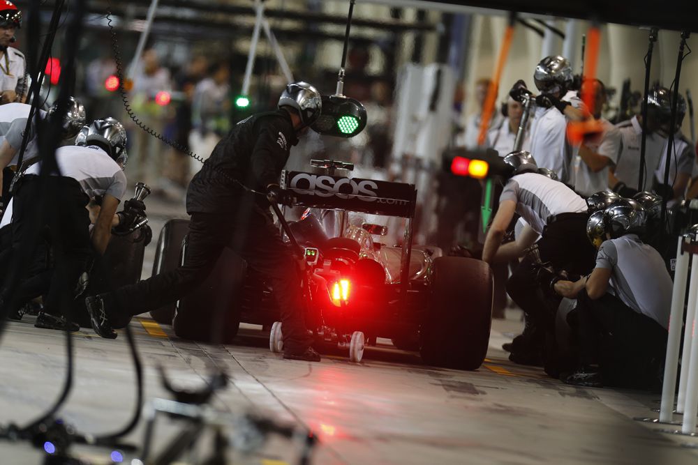 „McLaren“ planuoja išbandyti „Honda“ variklį Abu Dabyje