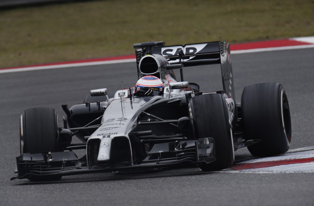 „McLaren“ paneigė gandus apie neva susižeidusį J. Buttoną