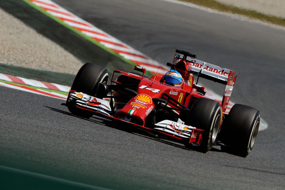  F. Alonso: „Mercedes“ lenktyniauja kitoje kategorijoje  