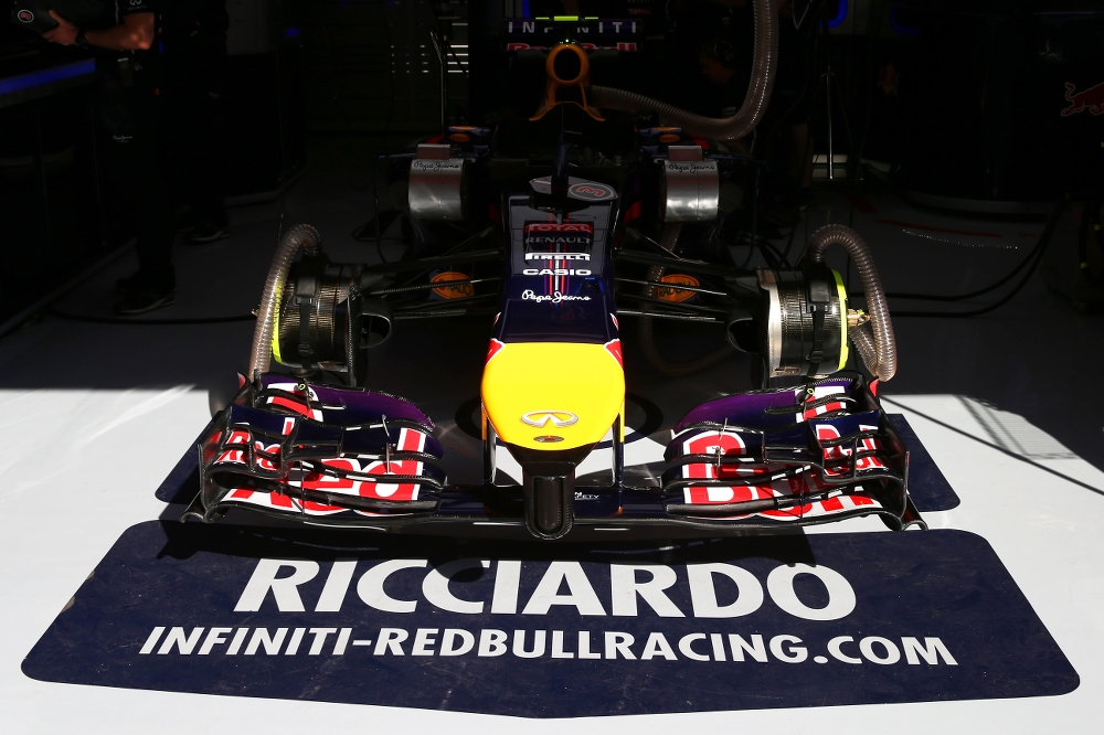 „Red Bull“ priversta modifikuoti bolido nosį