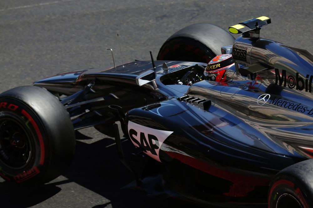 „Honda“ neketina įsigyti „McLaren“ komandos