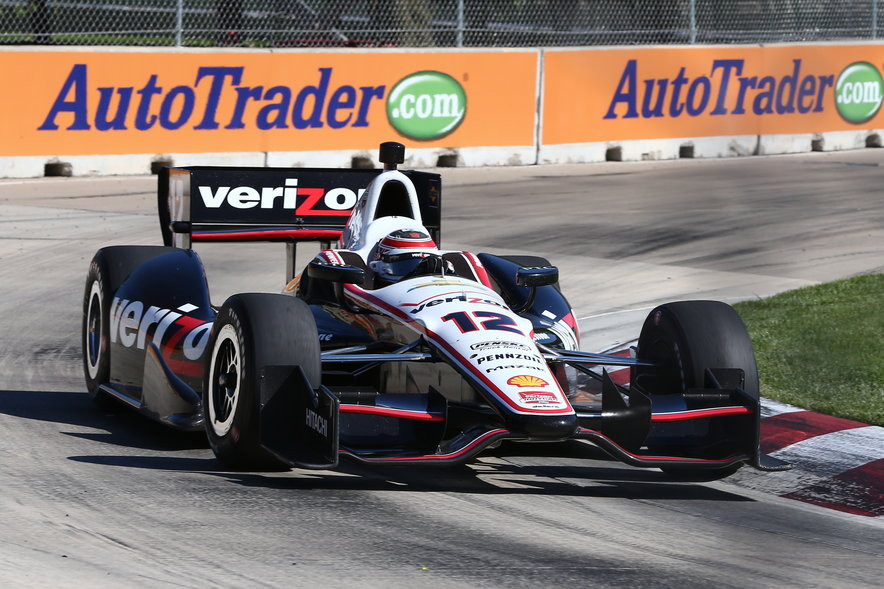IndyCar. Pirmose lenktynėse Detroite triumfavo W. Poweris