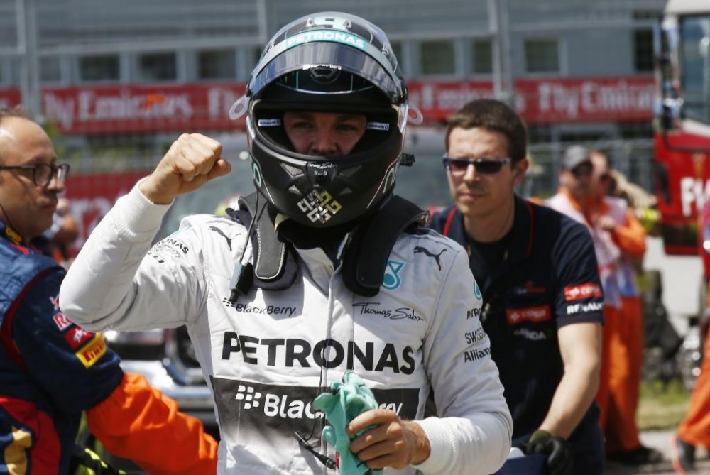 N. Rosbergas džiaugiasi vėl įveikęs L. Hamiltoną