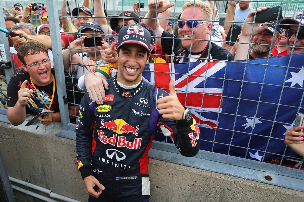 A. Newey nustebintas D. Ricciardo elgesiu