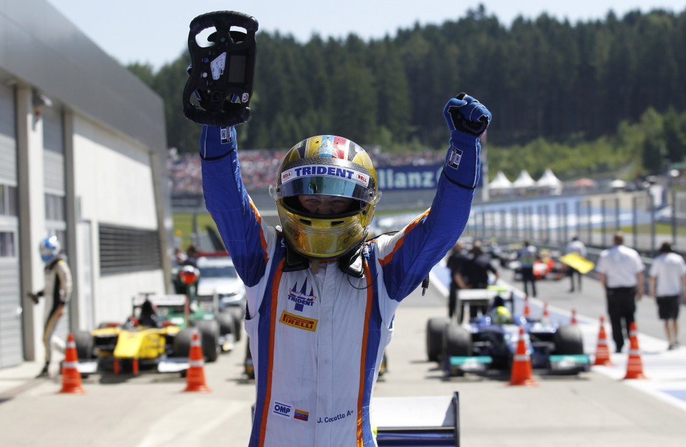 GP2. Aštuntose sezono lenktynėse - J. Cecotto triumfas